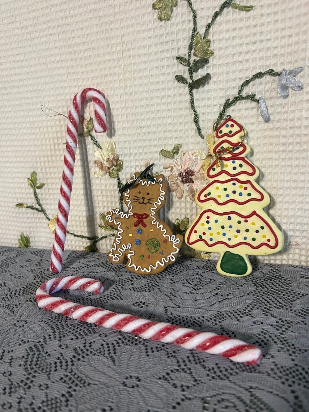 Christmas Cookie Ornaments Lot Gingerbread Man Frosted Tree Candy Cane Set of 4